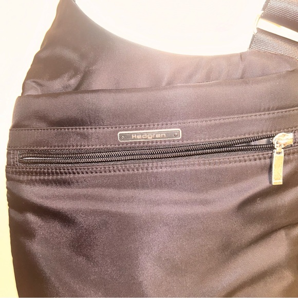 NWOT Hedgren Inner City Fate RFID crossover bag|  black|11”Lx1.5”Wx10”H - Picture 3 of 10